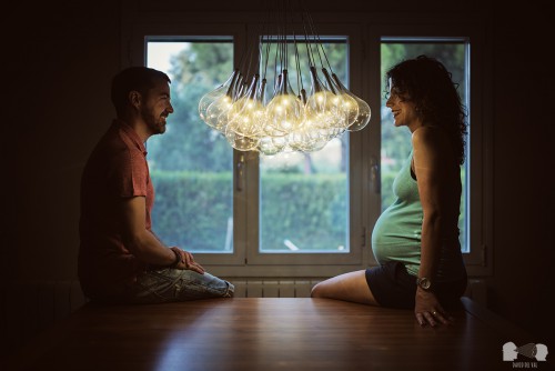 Pregnancy photoshoot at home